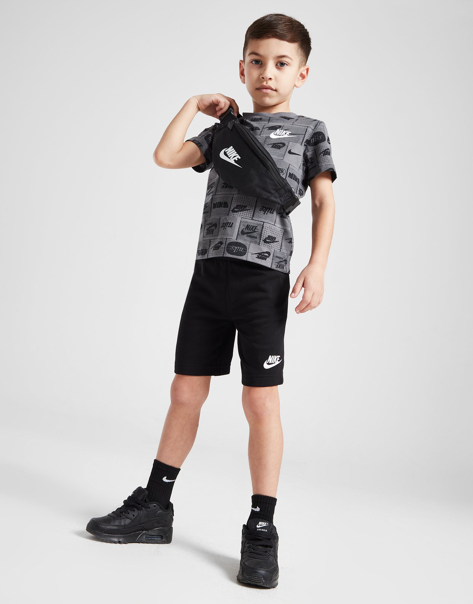 Nike Ensemble T-shirt/Short Imprimé Enfant
