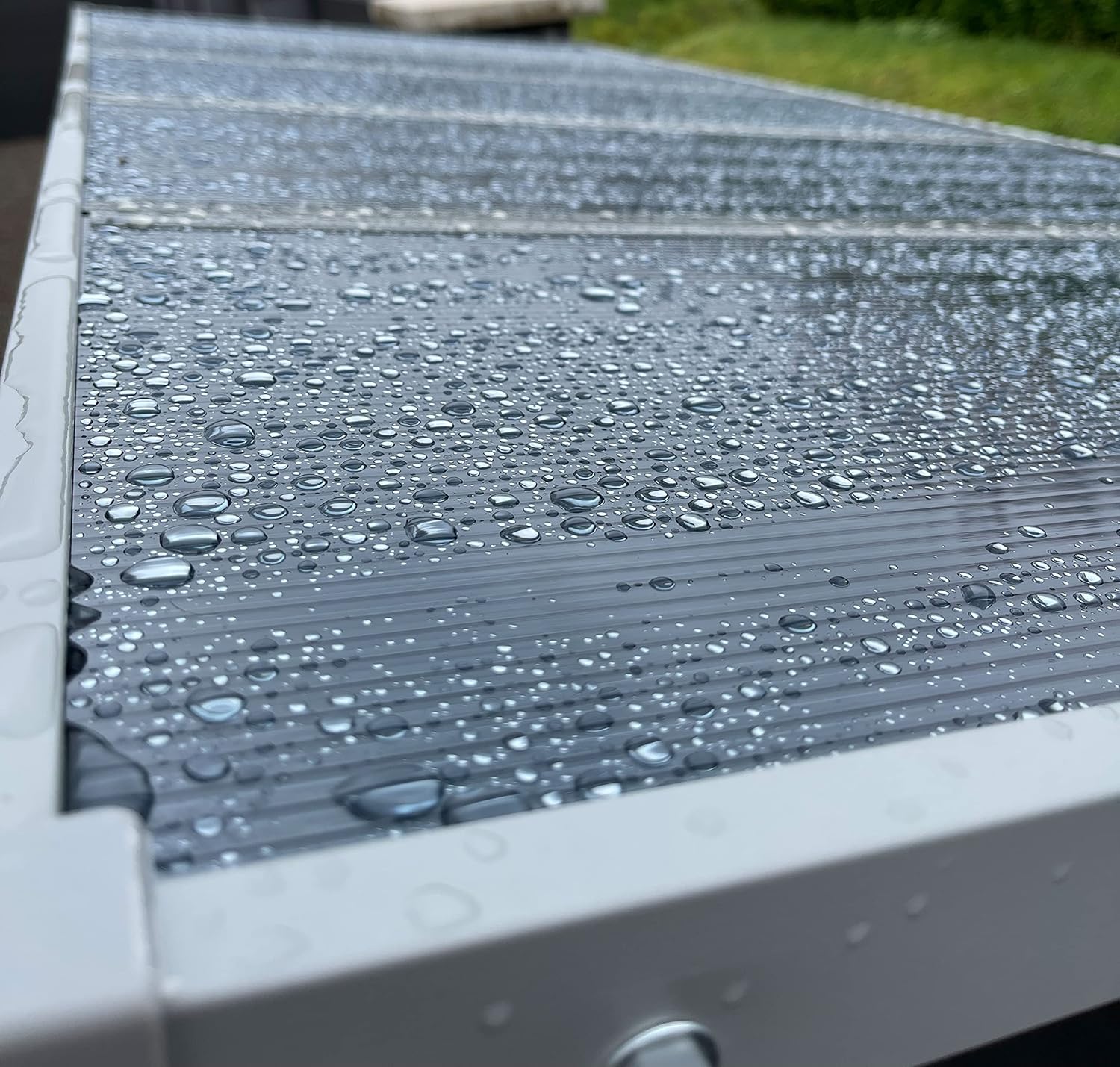 QUICK STAR Aluminium Kaminholzregal 130 x 70 x 185 cm mit Wetterschutz Garten Kaminholzunterstand 1,6 m³ Kaminholzlager Stapelhilfe Aussen, Grau-transparent