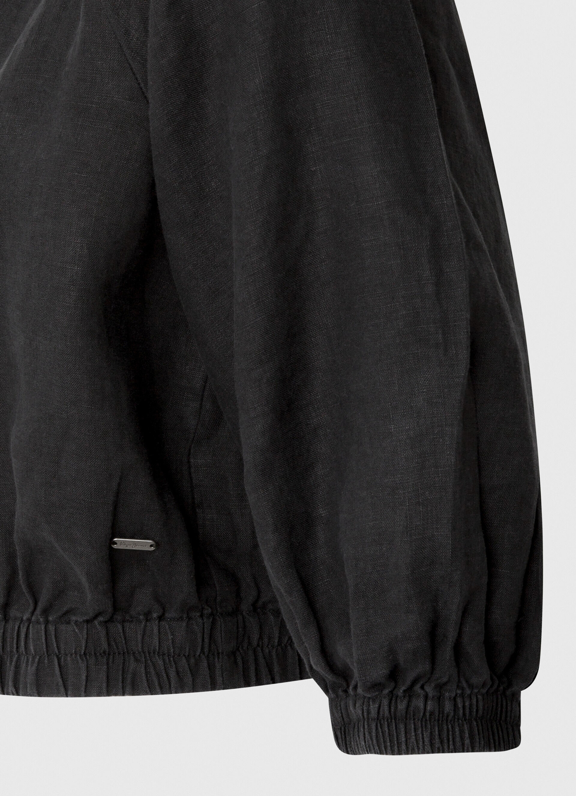 Blusa cropped com decote em V - preta