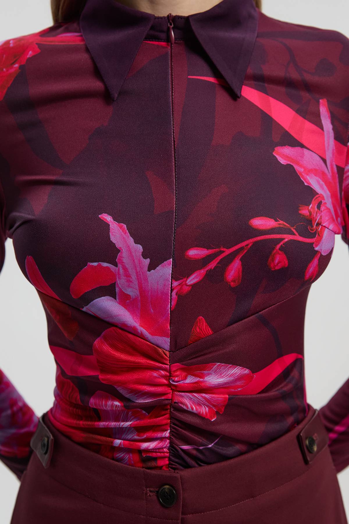 KarenMillen Chemise à Manches Longues Col Classique en Crêpe Imprimé Floral