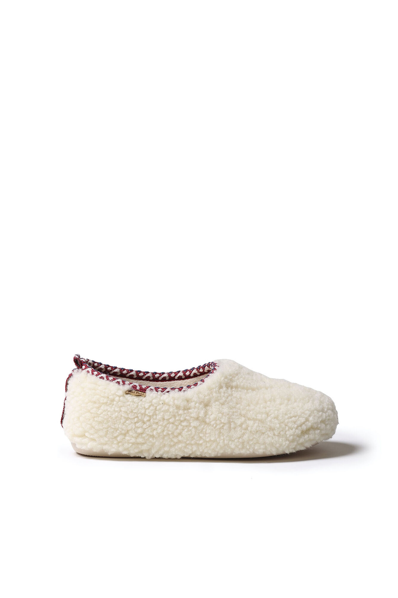 Sapato feminino estilo pantufa em pele de carneiro branca.