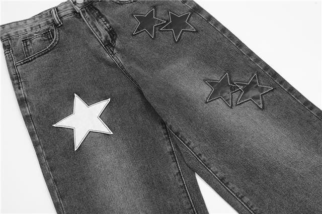Coline - Mid Waist Star Applique Washed Loose Fit Jeans