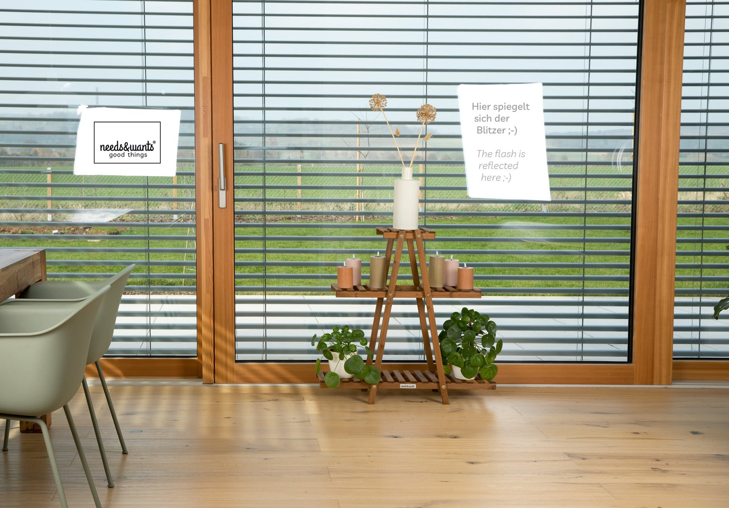 needs&wants® Houten plantenstandaard/bloemenstandaard, weerbestendig voor binnen- en buitengebruik, balkon-/tuin-/muurgebruik, plantenplank/bloementrap, 83 x 28 x 83 cm hoog, bruin