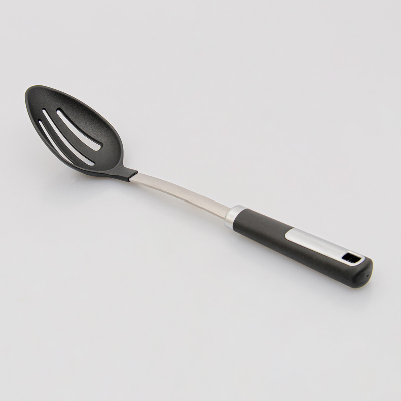 Cuillère de cuisine ajourée