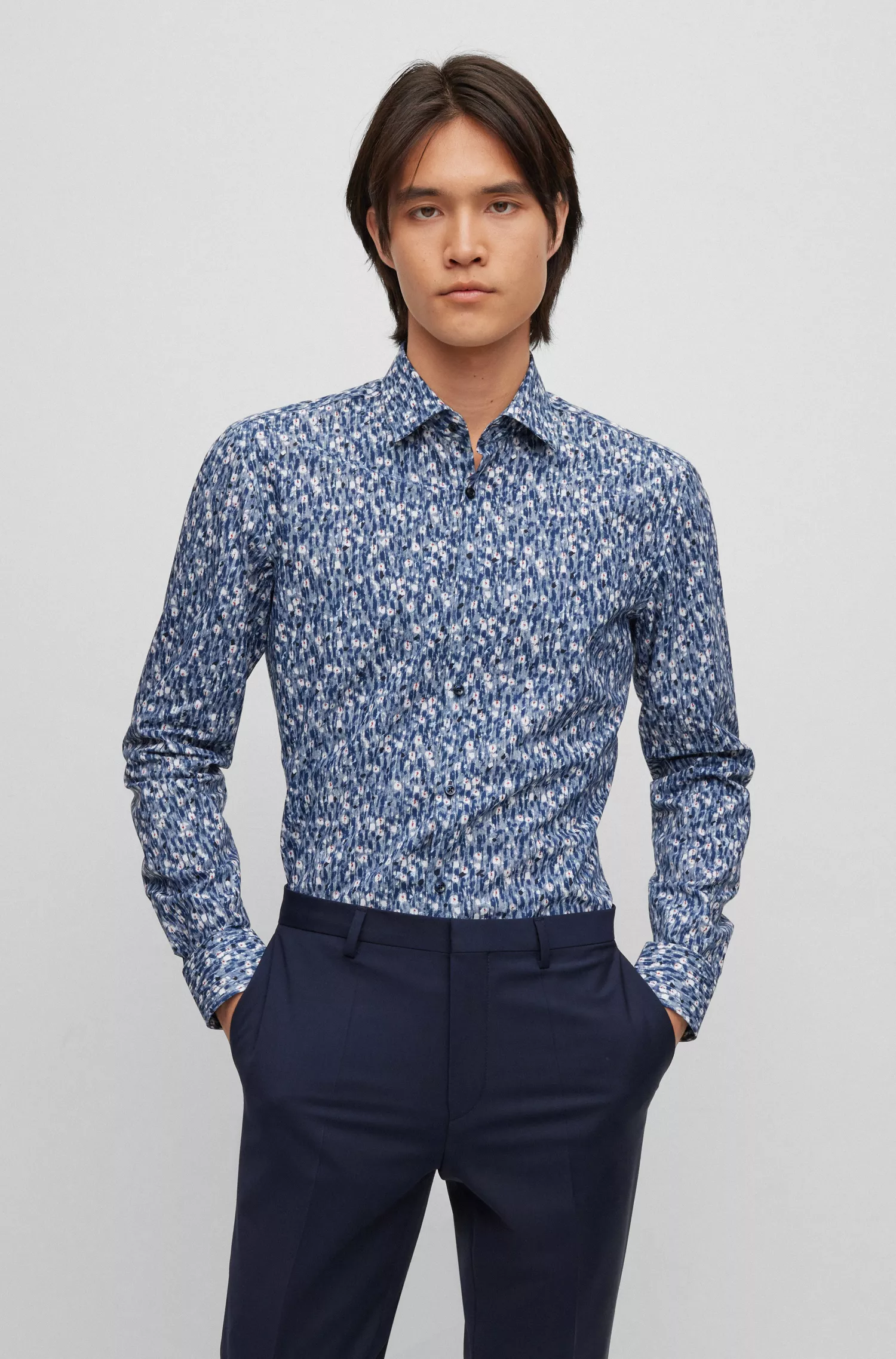 Camisa HUGO vermelha, corte slim, em popeline de algodão estampado.