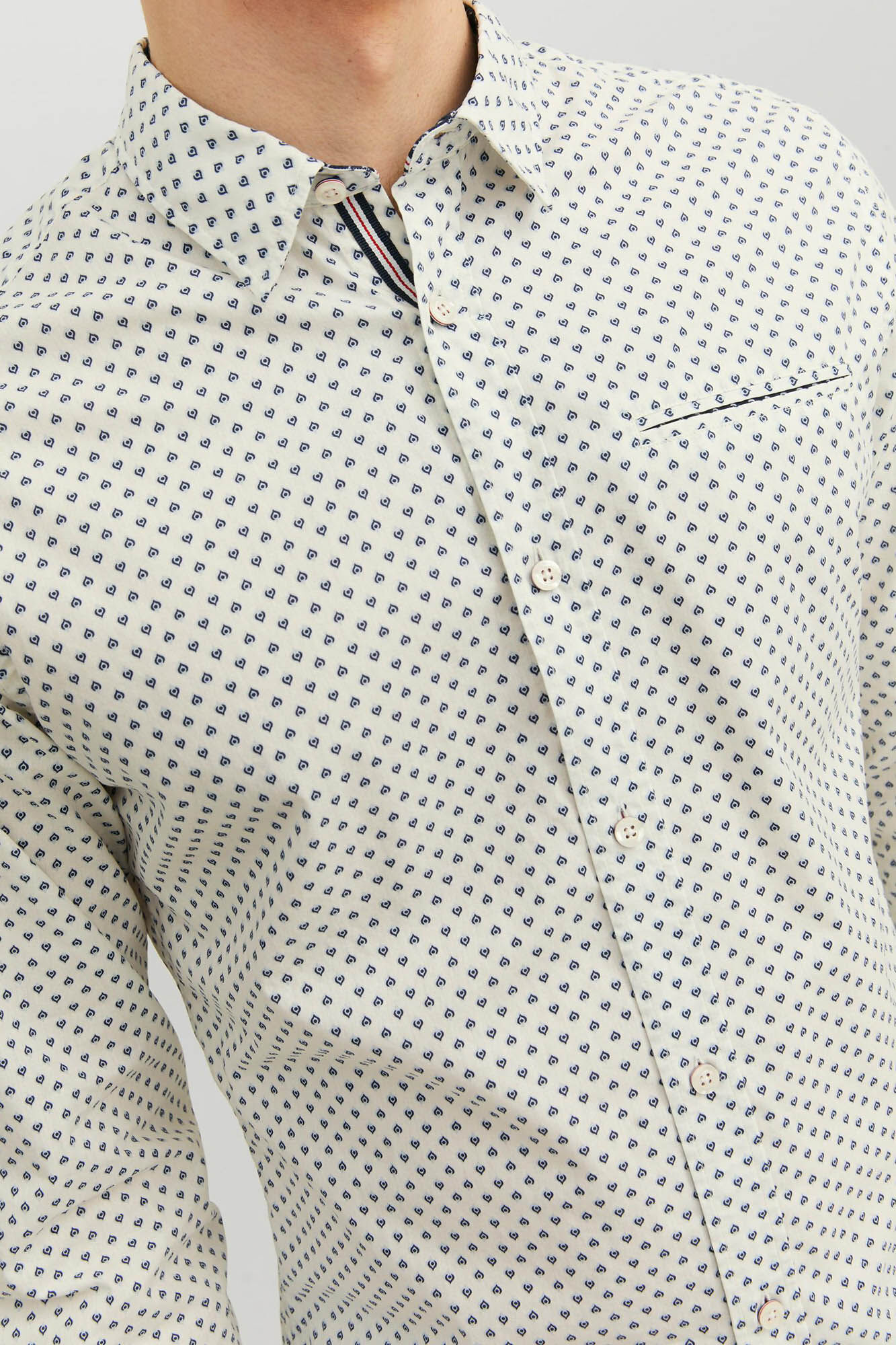 Camisa slim fit com microestampa