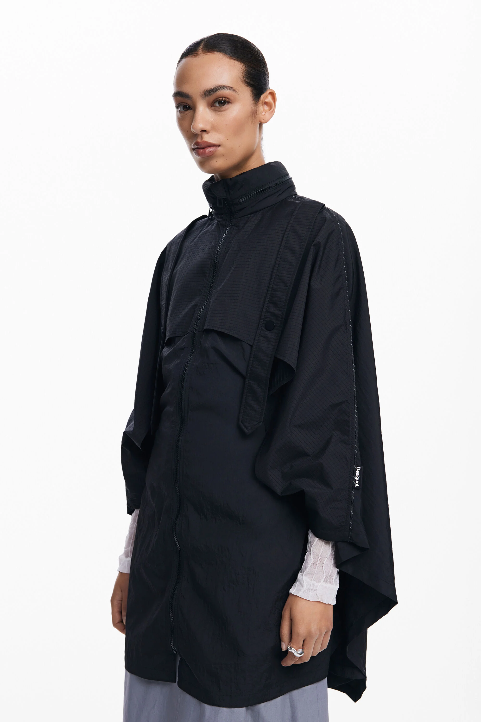 Poncho de nylon com bolso