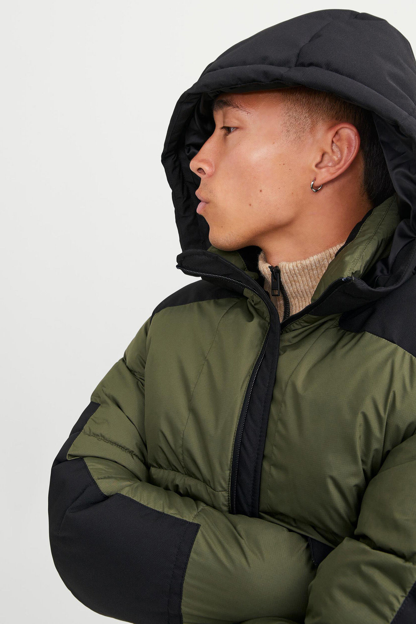 Jaqueta puffer com capuz