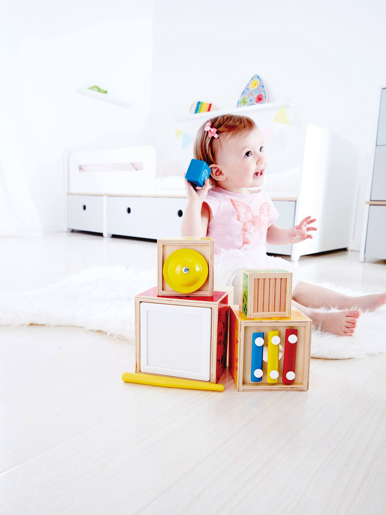 caixas de encaixe musicais vermelhas HAPE