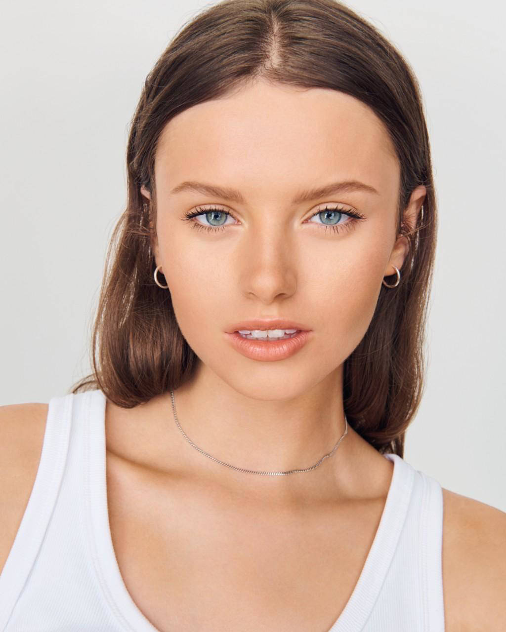 'Oude' kleuren terugNatural Bronzer- 002 Sunbronze