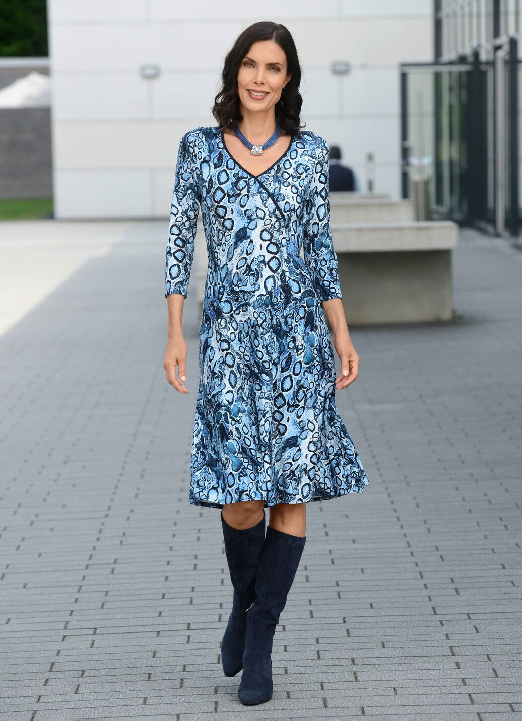 Kleid in raffinierter Wickeloptik