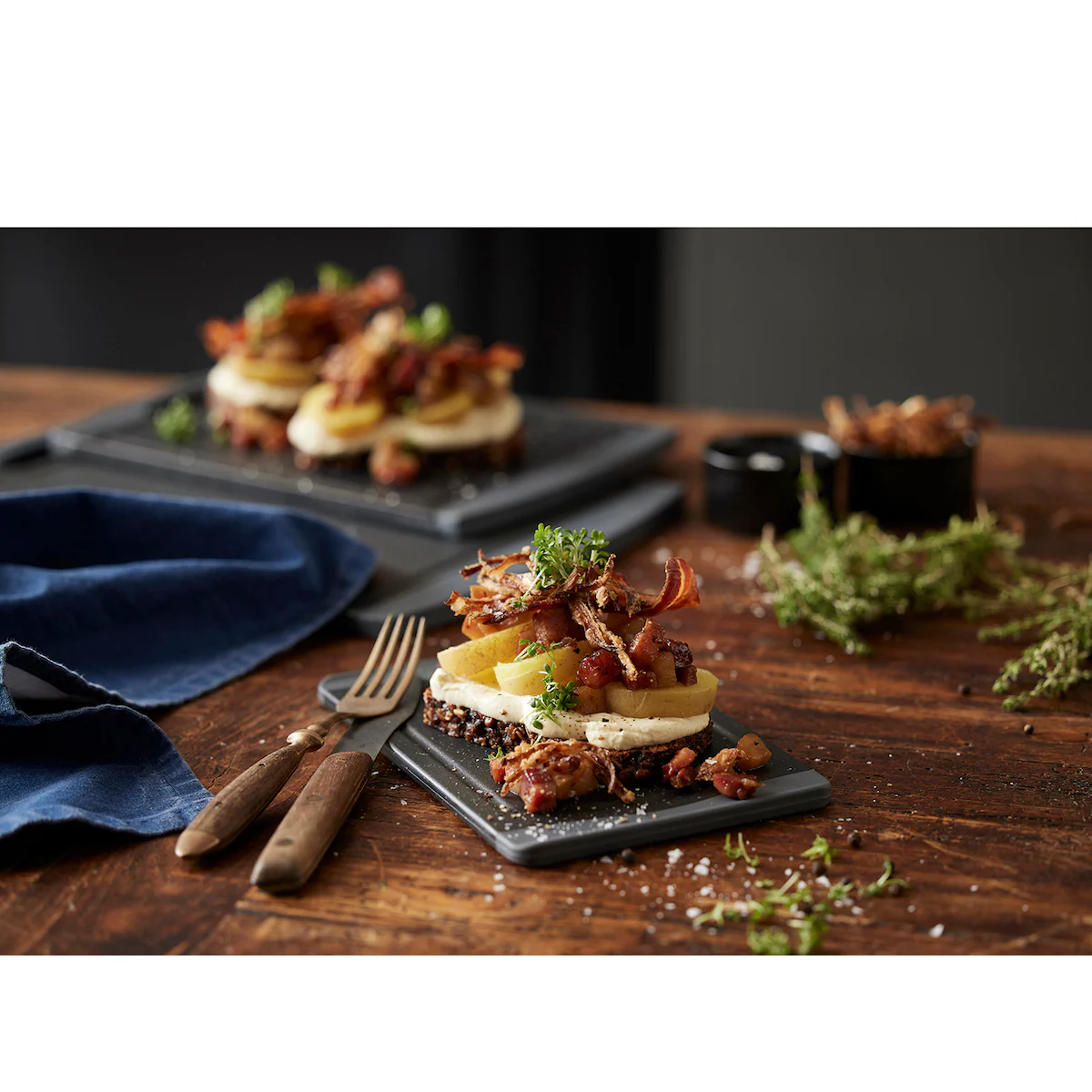 HOLM Chopping board 20 x 14 x 0.8 cm Black