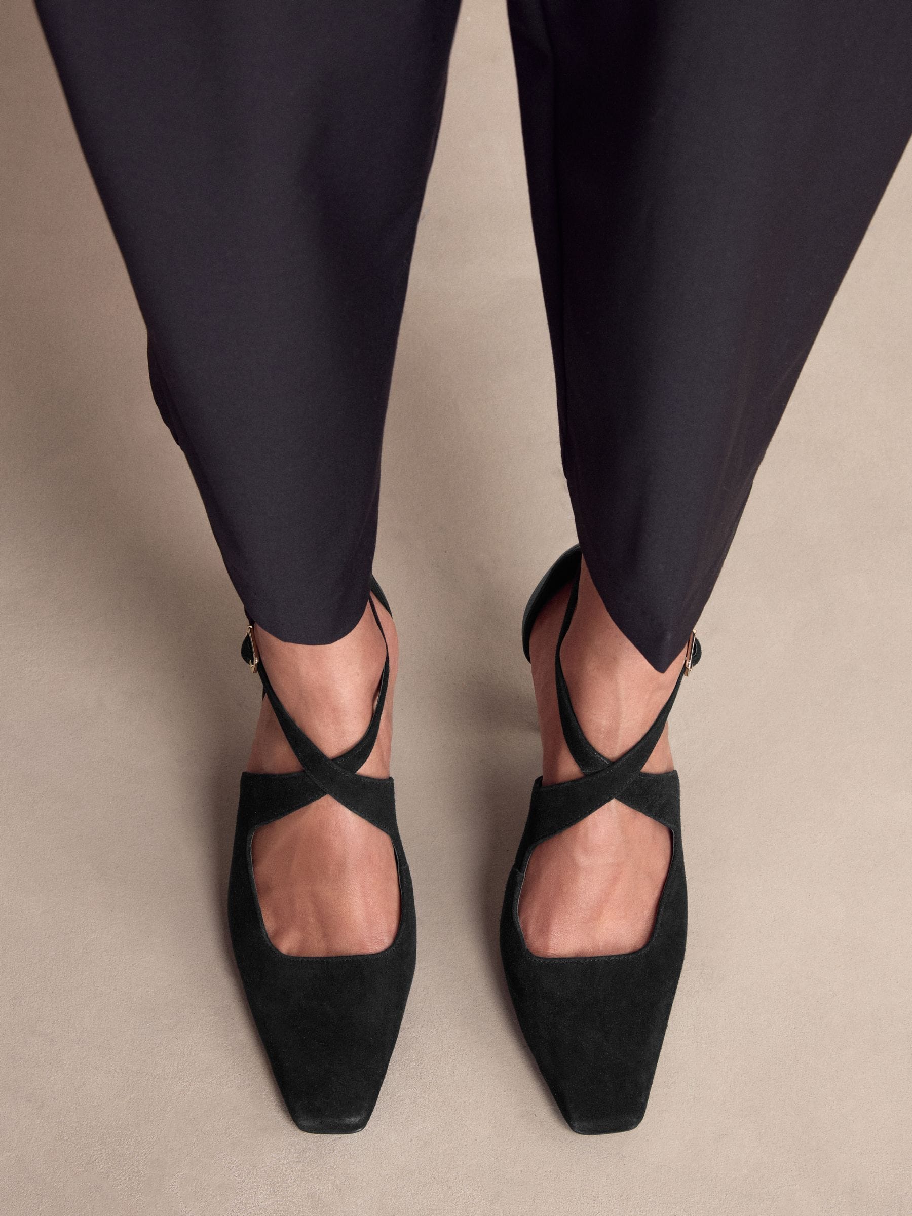 Zwart lederen suède - Cross-Over Point Toe Court Heels