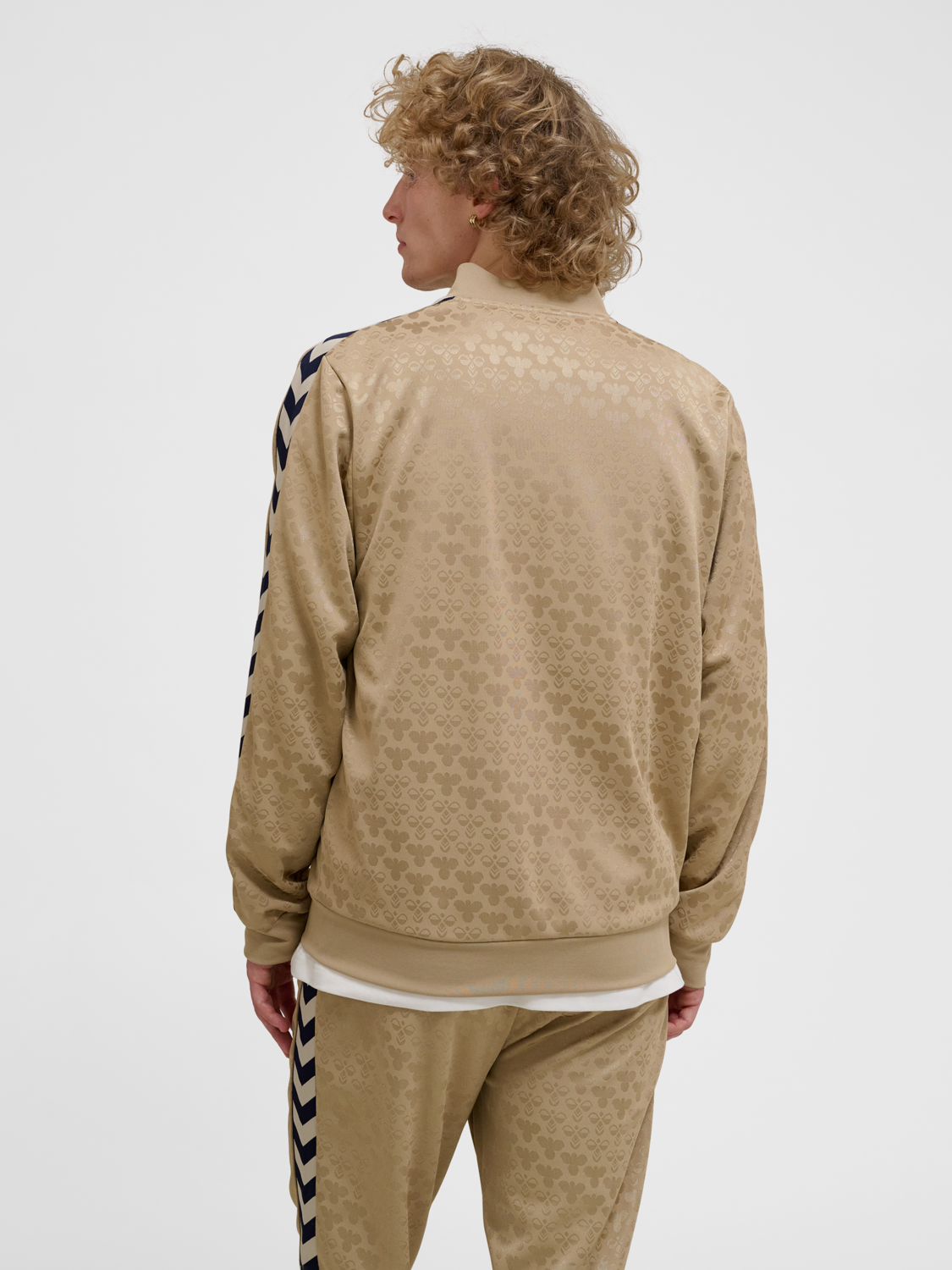 hmlARCHIVE REGULAR POLY JACKET AOP
