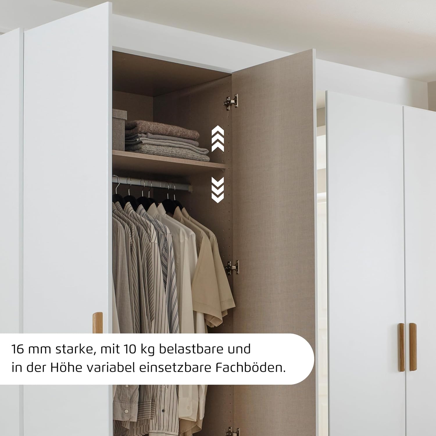 Rauch Möbel Glasgow Drehtürenschrank, Kleiderschrank, Schrank, Garderobe 3-türig, 2 Schubladen, Farbe Weiß, Griffprofil Weiß, 136x197x54cm