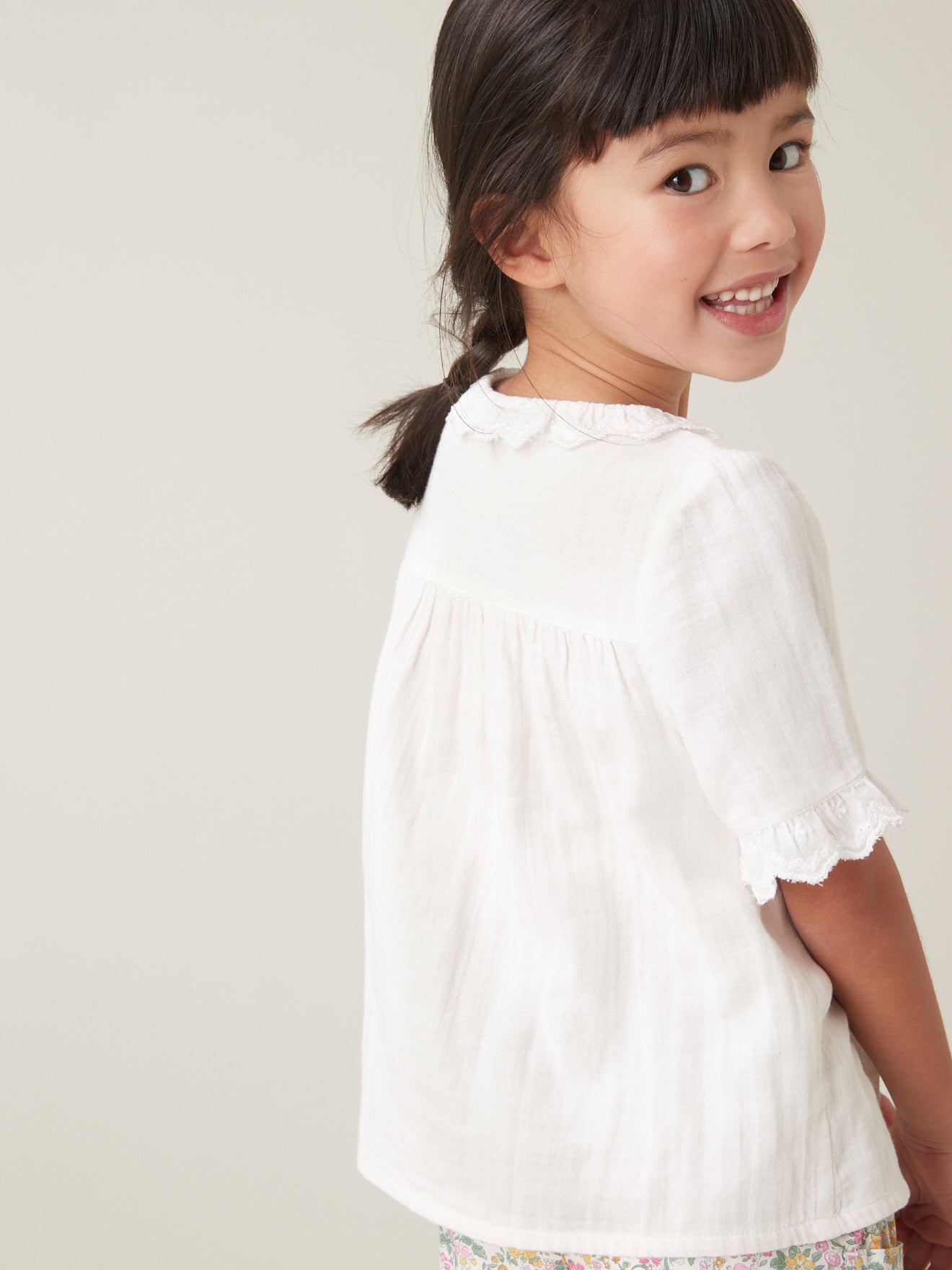 Chemise Fille avec broderie anglaise