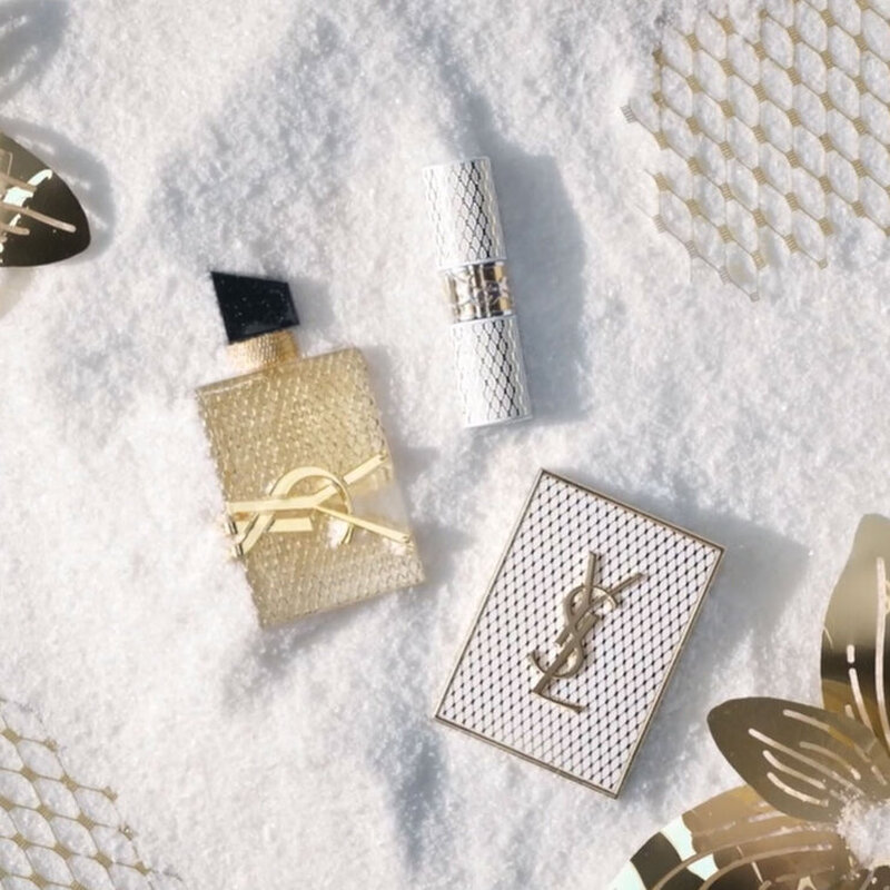 COUTURE MINI CLUTCH COLLECTOR  L'ÉDITION LIMITÉE OR DE MINI CLUTCH VOUS INSPIRE UN LOOK DORÉ POUR LES FÊTES - harmony