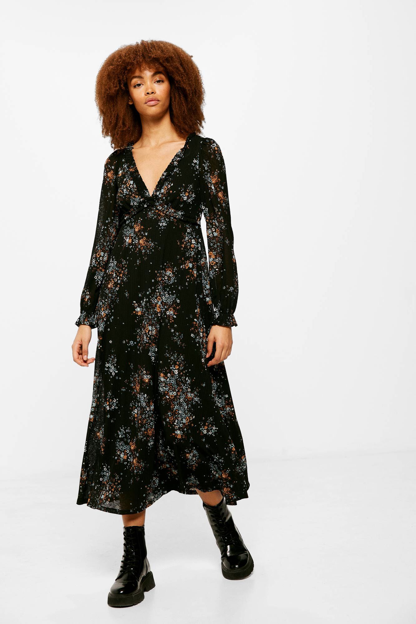 Vestido midi com estampa desfocada