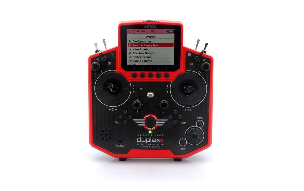 Fernsteuerung Duplex DS-12 Carbon Red 2023 + R9 Empfänger<br>Handlicher Jeti Duplex 2.4 GHz Sender in «Special Edition 2023» Ausführung