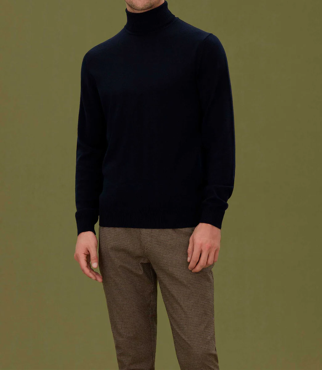 Pull col roulé marine 