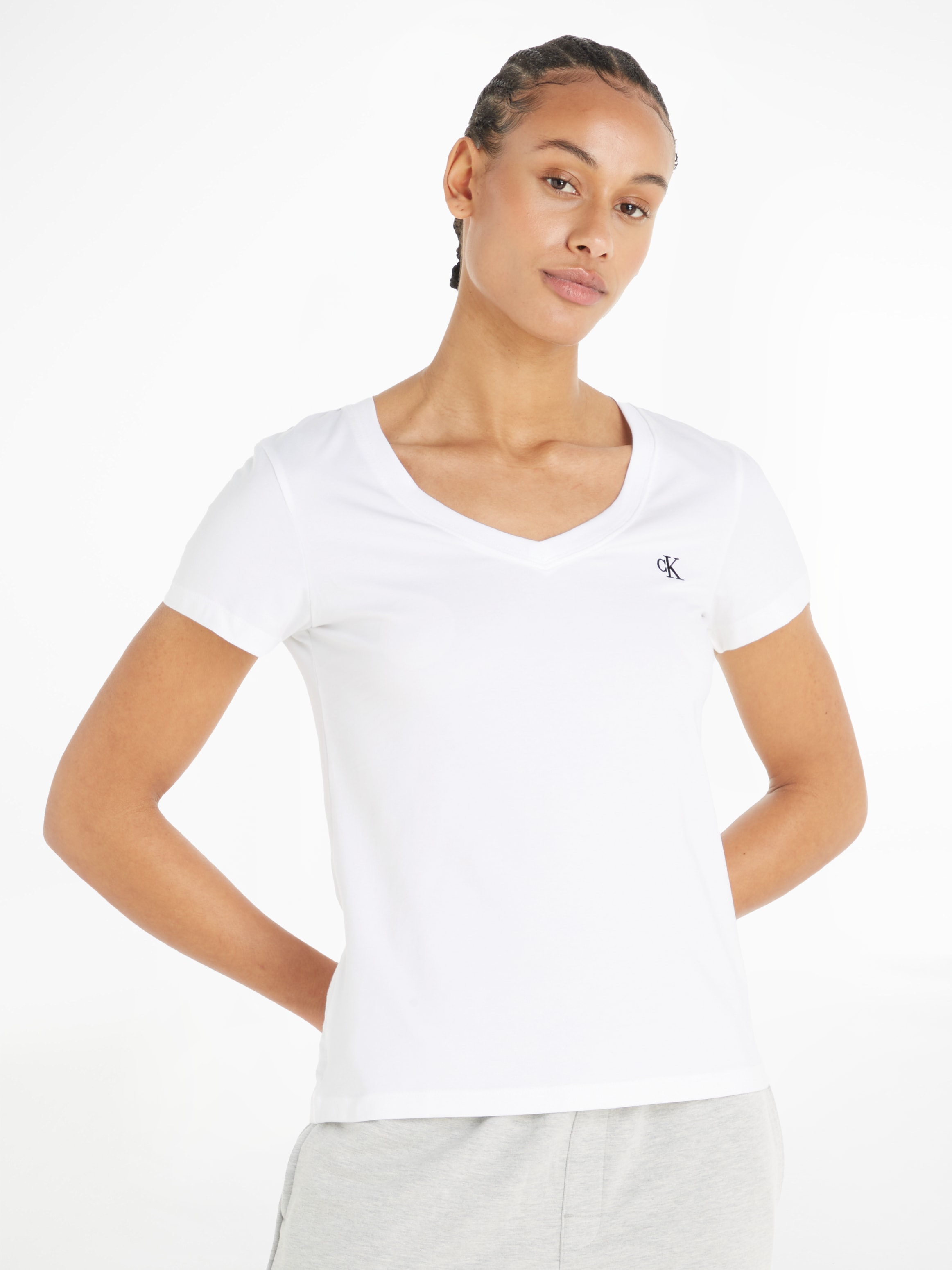 Calvin Klein Jeans V-Shirt »CK EMBROIDERY STRETCH V-NECK«, 1 Stk. mit kleiner Calvin Klein Logo-Stickerei auf Brusthöhe