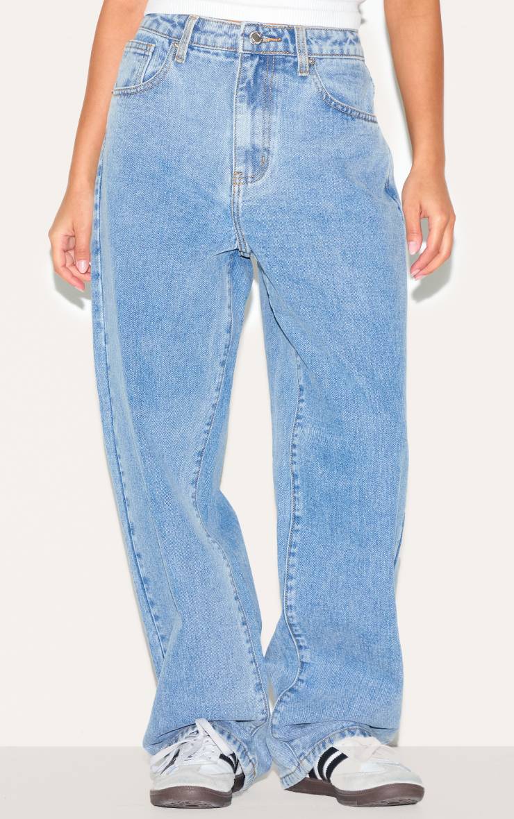Mid Blue Wash Prettylittlething Petite Jean Boyfriend Taille Haute