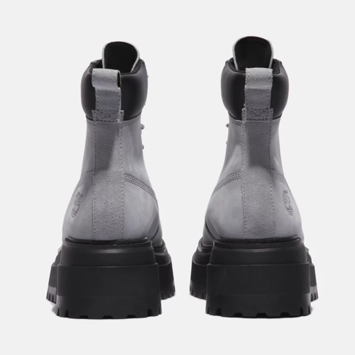Bota Timberland Sky de 6 polegadas para mulheres na cor cinza.