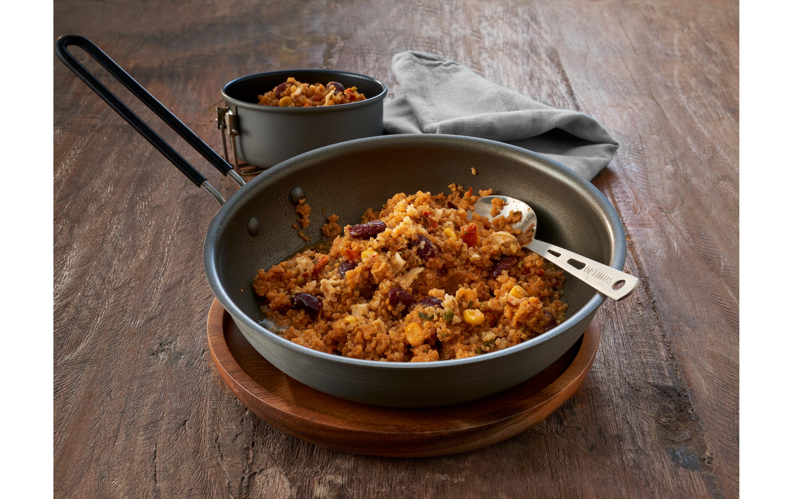 Hauptgericht Quinoa, mexikanische ArtOutdoor-Fertiggericht, Gemüsegerichte