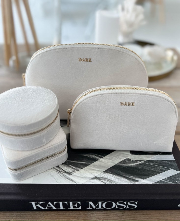 DARK Velvet Make-Up Pouch Off White