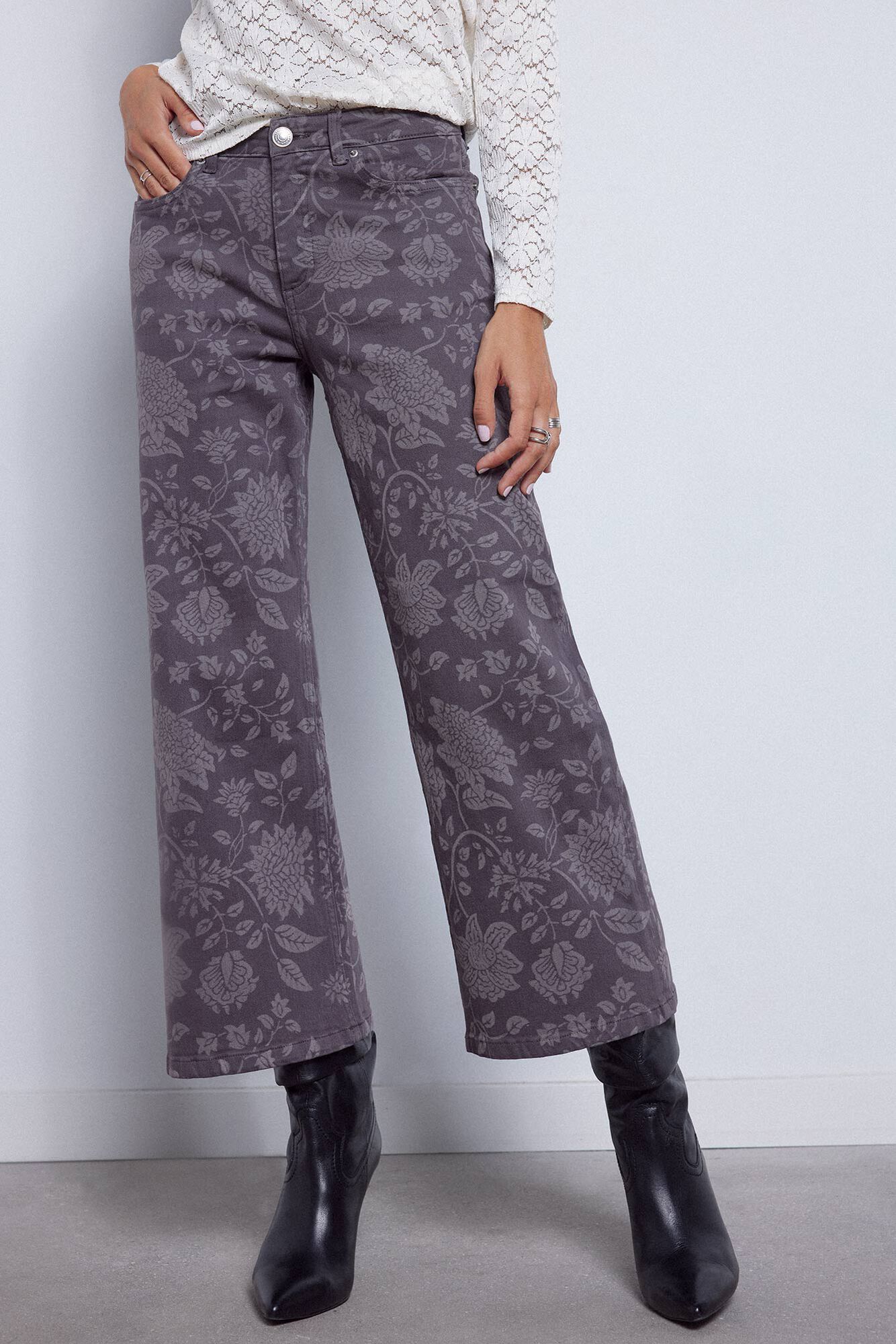 Calças palazzo com modelagem estampada