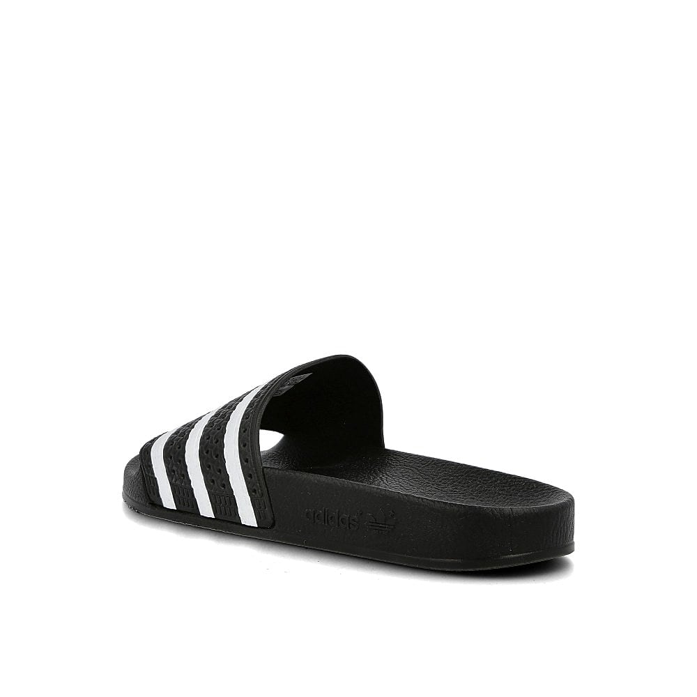 adidas<br>adilette