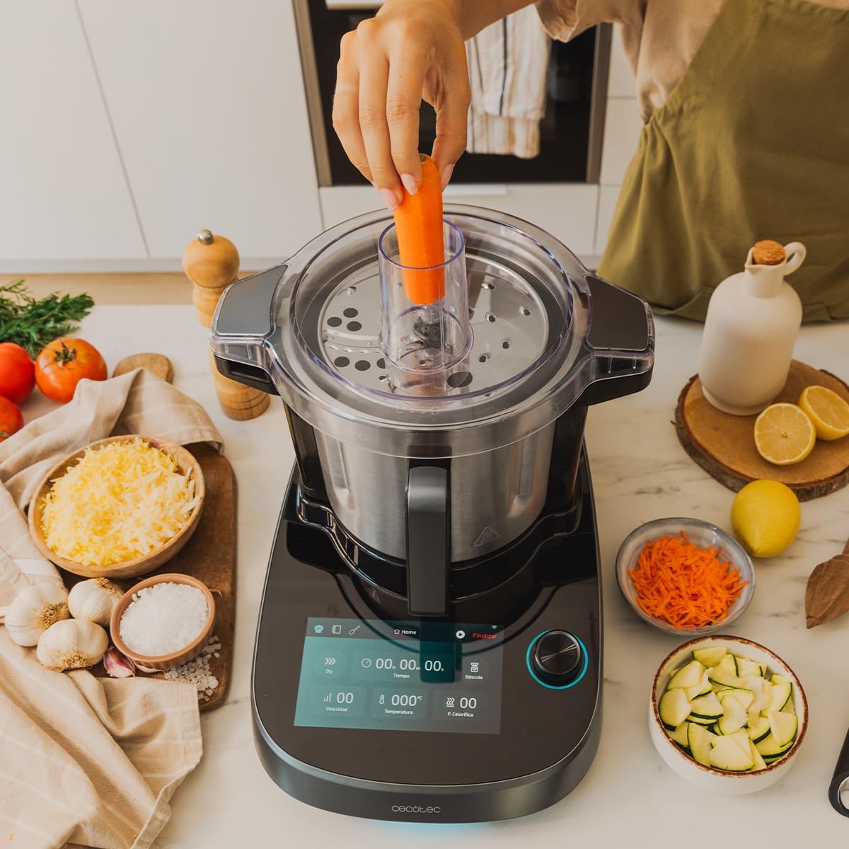 Cecotec Küchenroboter mit Lebensmittelspender Mambo CooKing Total Gourmet Essential, 2200 W, 45 Funktionen, Tausende von geführten Rezepten, 5L Unique Krug und 5L Victory Krug, Zubehör