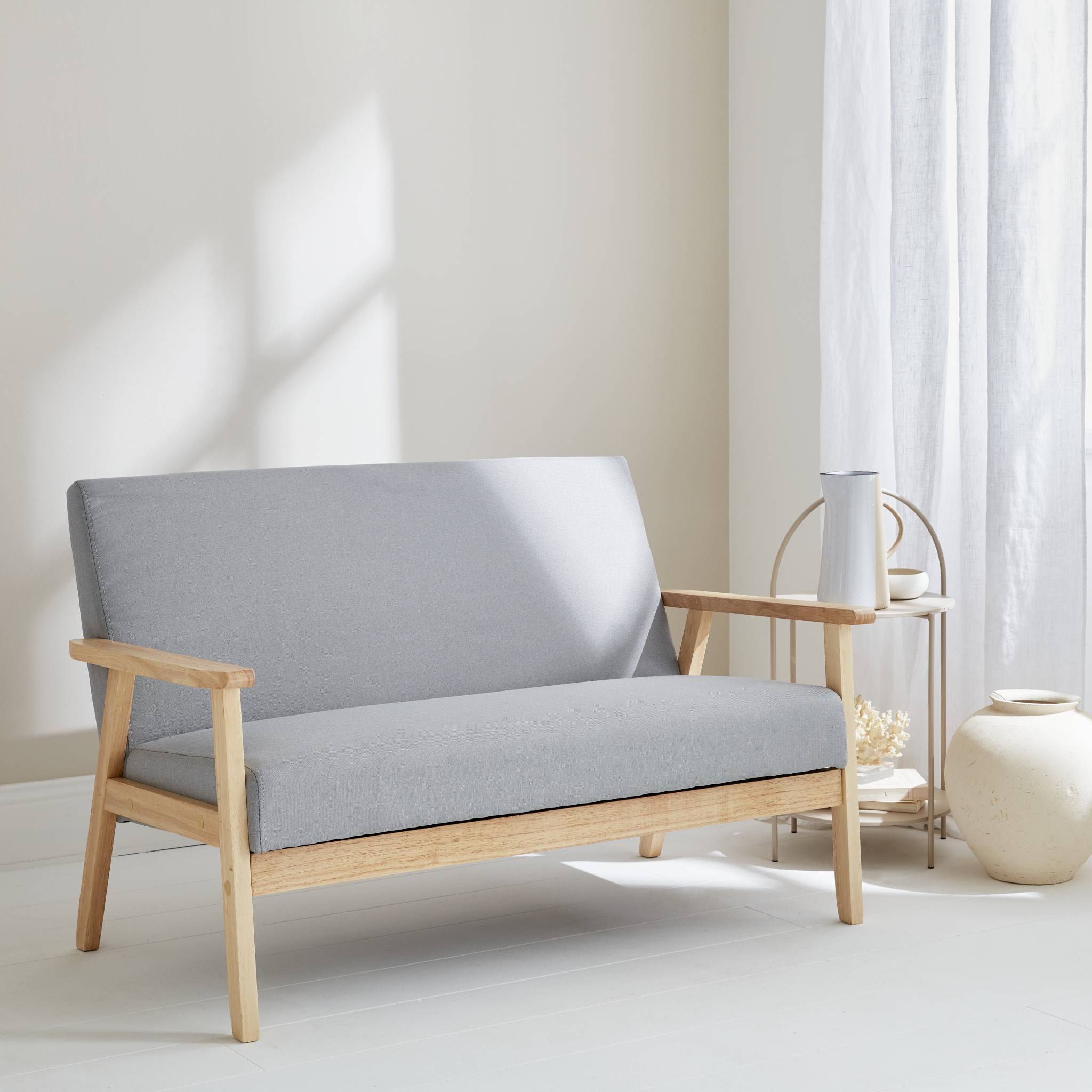 Banquette canapé en bois et tissu gris clair. Isak. L 114 x p 69.5 x h 73cm