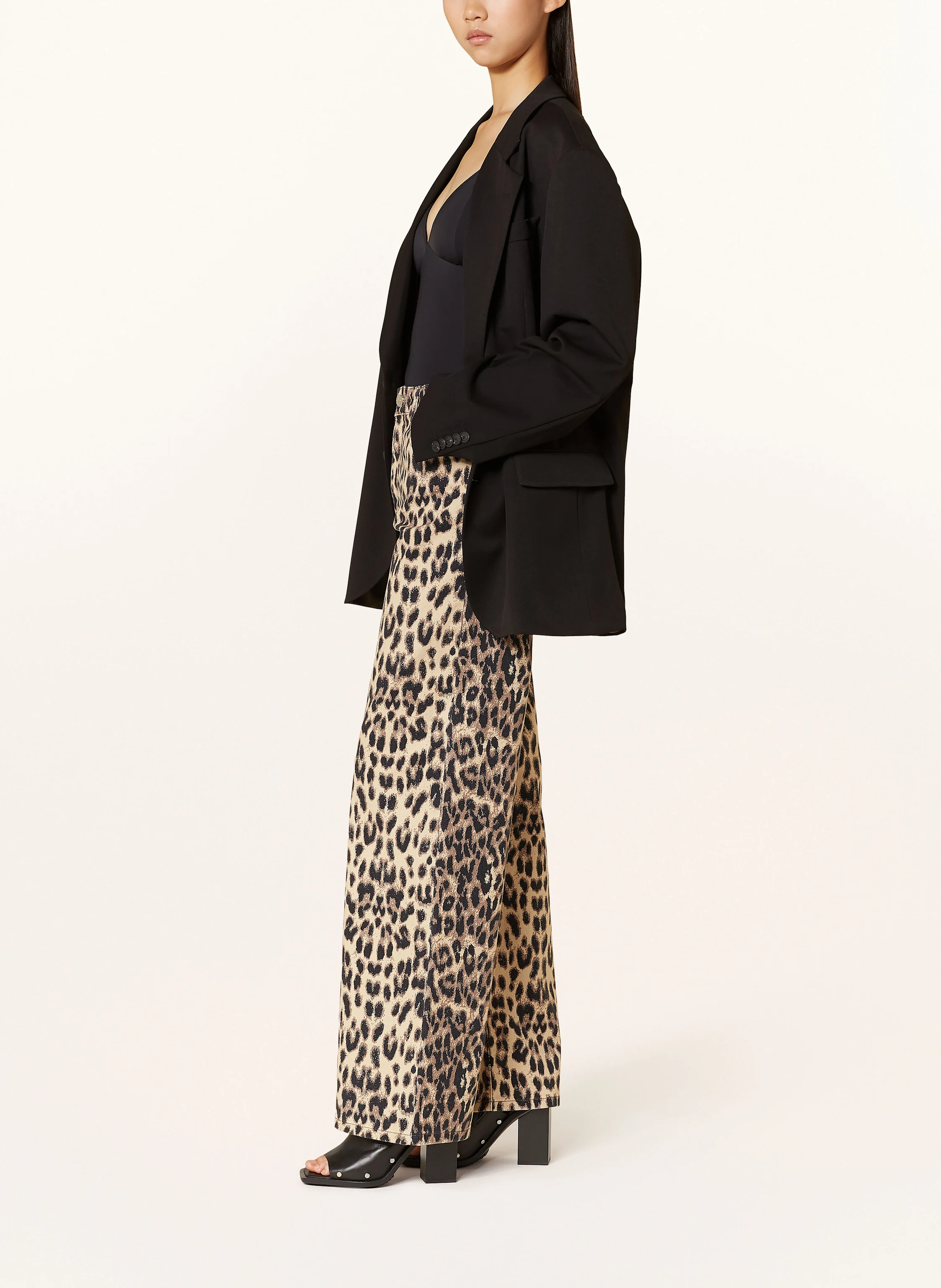 BAUM UND PFERDGARTEN Straight Jeans NICETTE