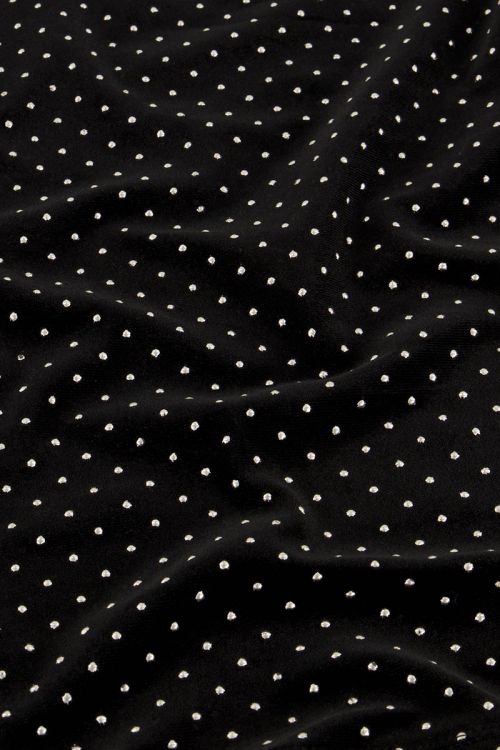 Zwarte top met studs en opstaande kraag
