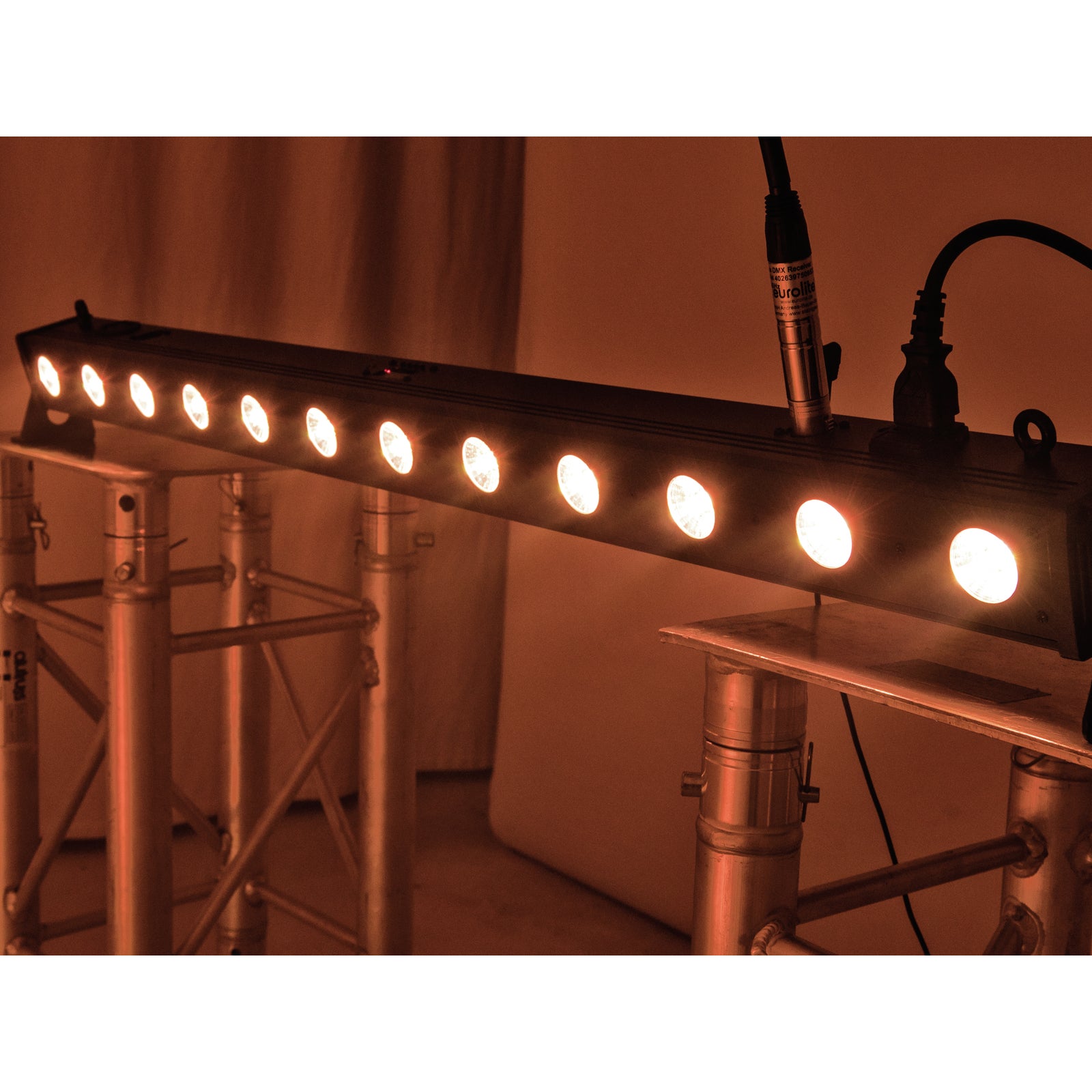 Eurolite LED BAR-12 QCL RGBA