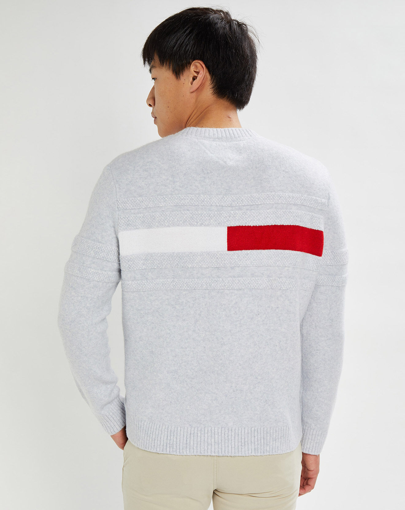 Tommy Jeans Pull Soft Cable Back Flag gris clair
