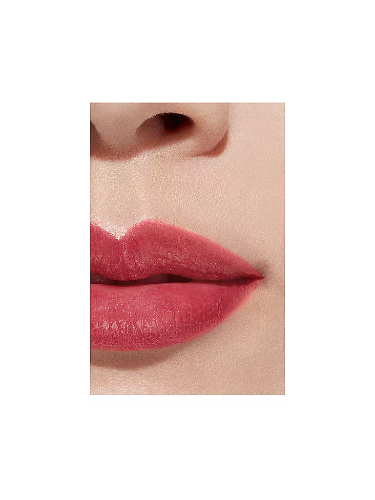 CHANEL DER GETÖNTE UND FEUCHTIGKEITSSPENDENDE BALSAM, DESSEN FARBINTENSITÄT SICH GANZ INDIVIDUELL ANPASSEN LÄSST, SORGT TAG FÜR TAG FÜR WUNDERSCHÖNE LIPPEN 3G dunkelrot