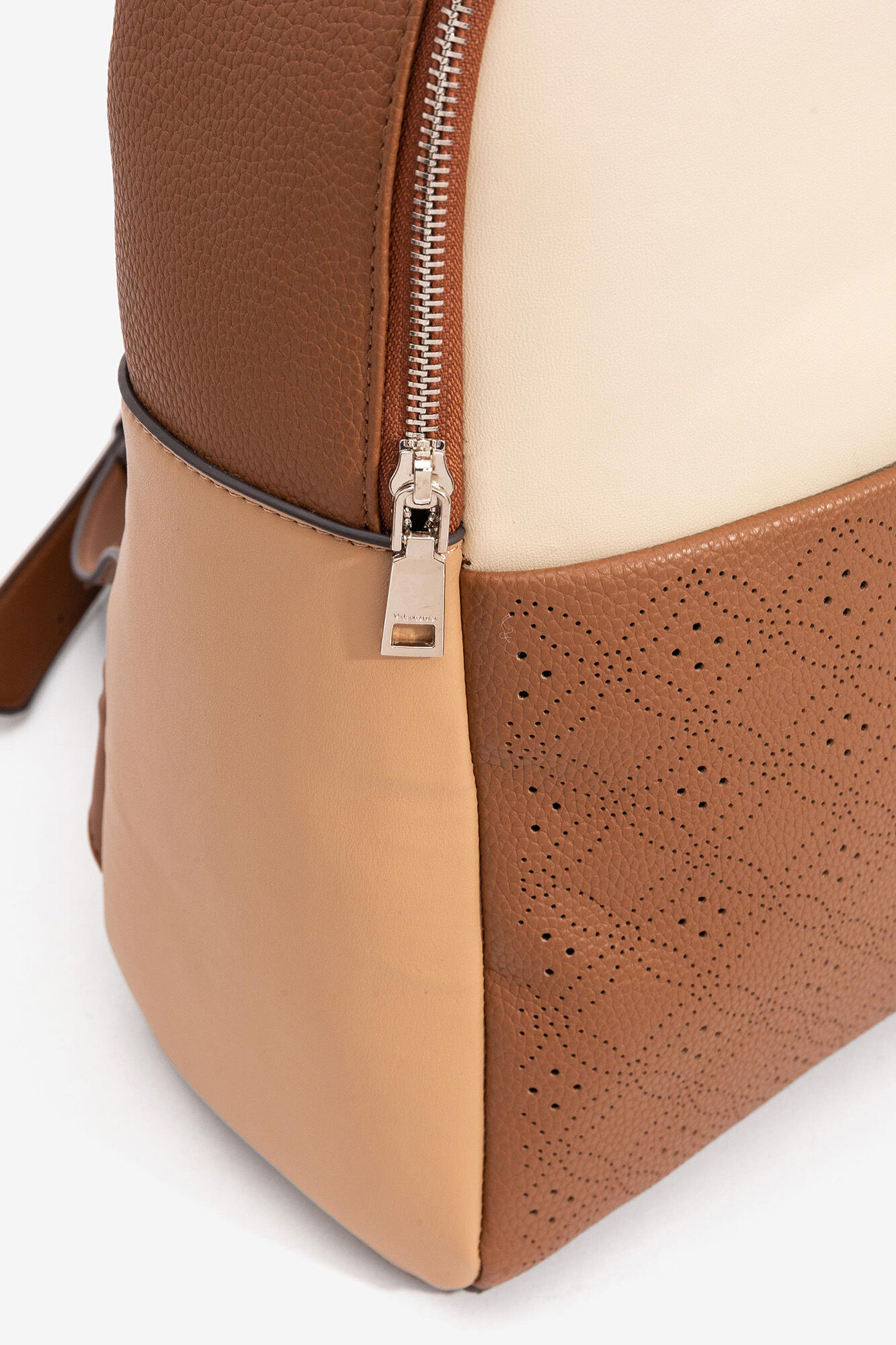 Mochila Combinada Perfurada - Bege