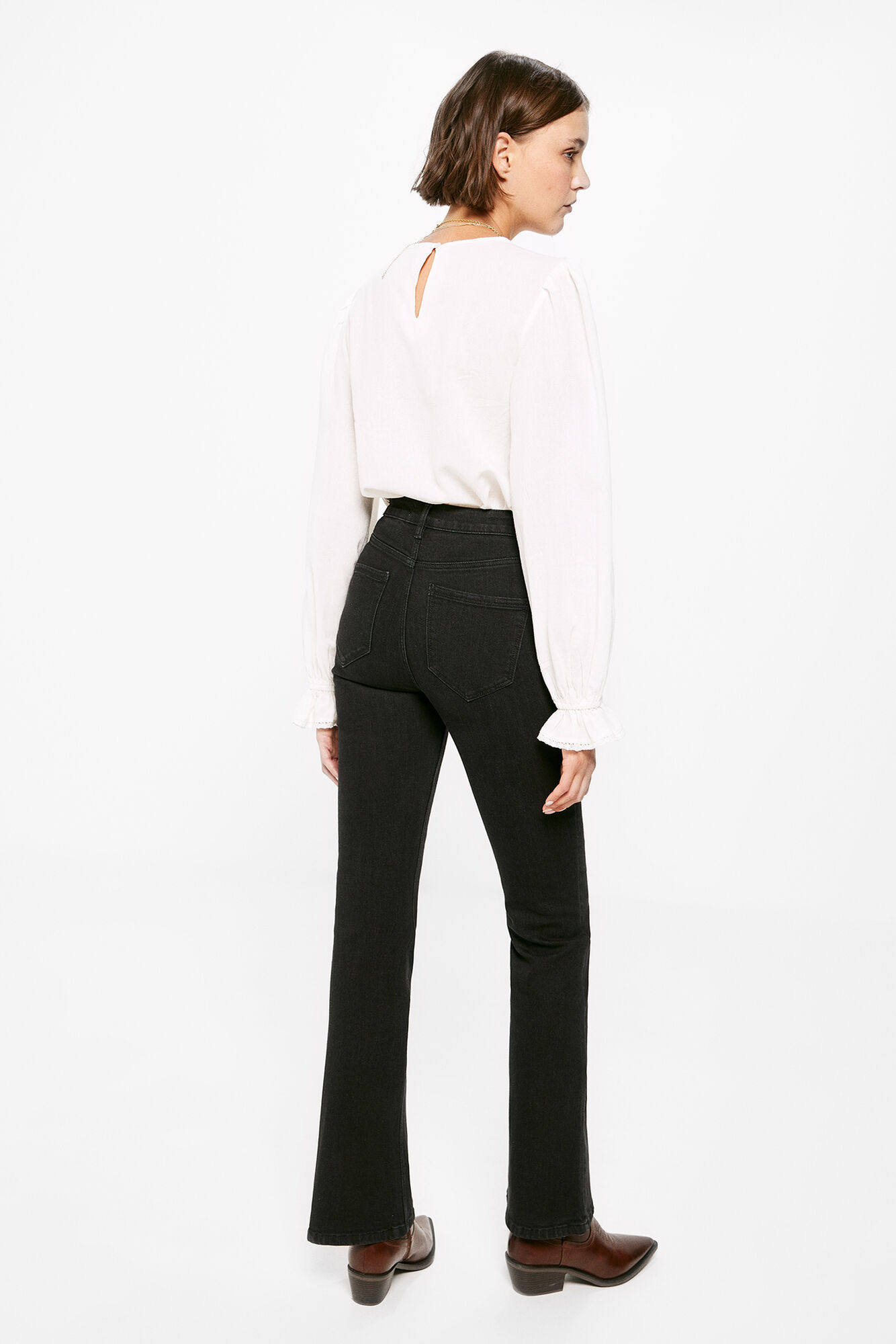 Calça jeans com lavagem sustentável e corte bota™