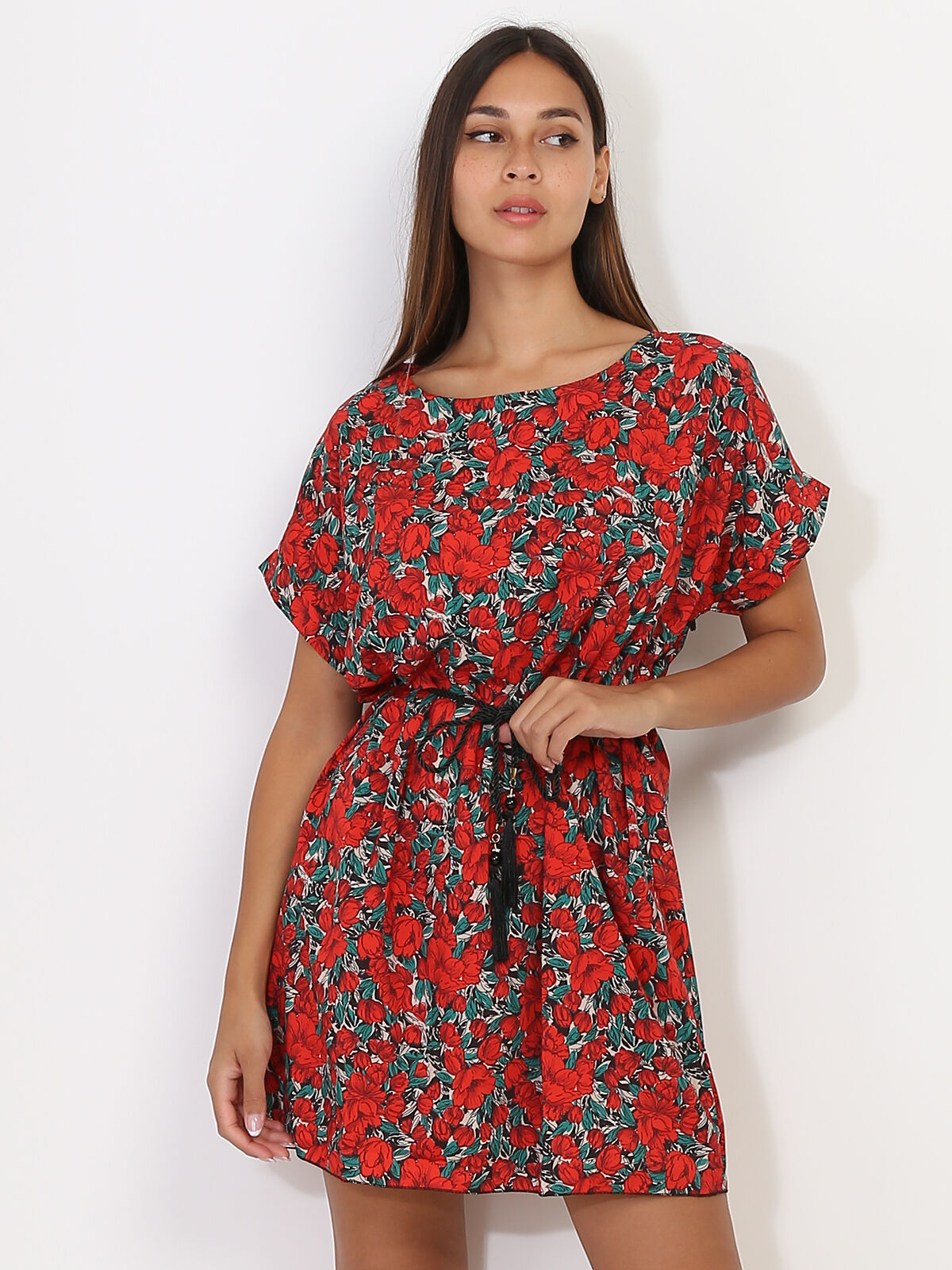 Robe fleurie avec cordon- Rouge