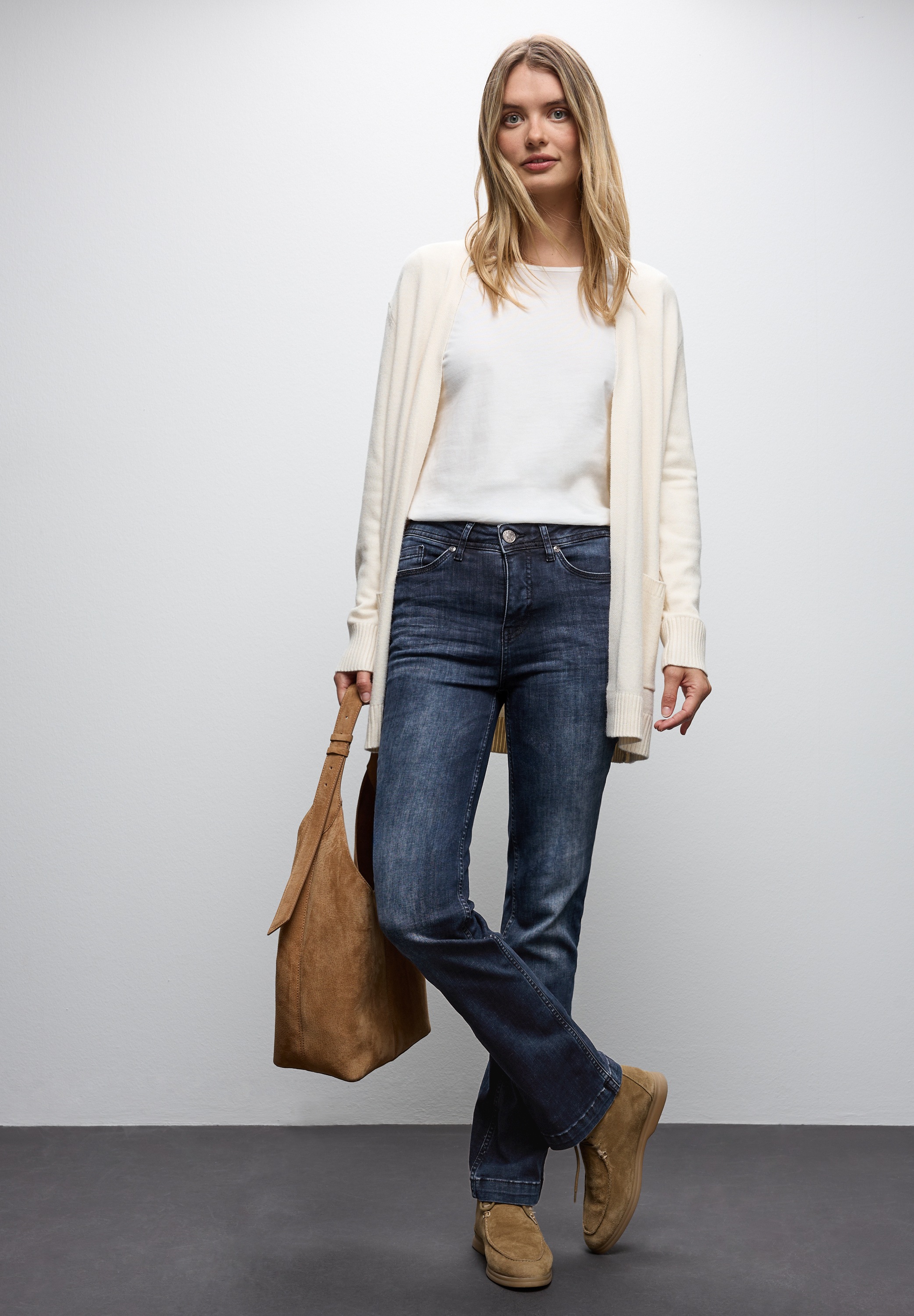STREET ONE Slim-fit-Jeans »QR Style Bootcut«, im 5-Pocket-Style und mit Stretch