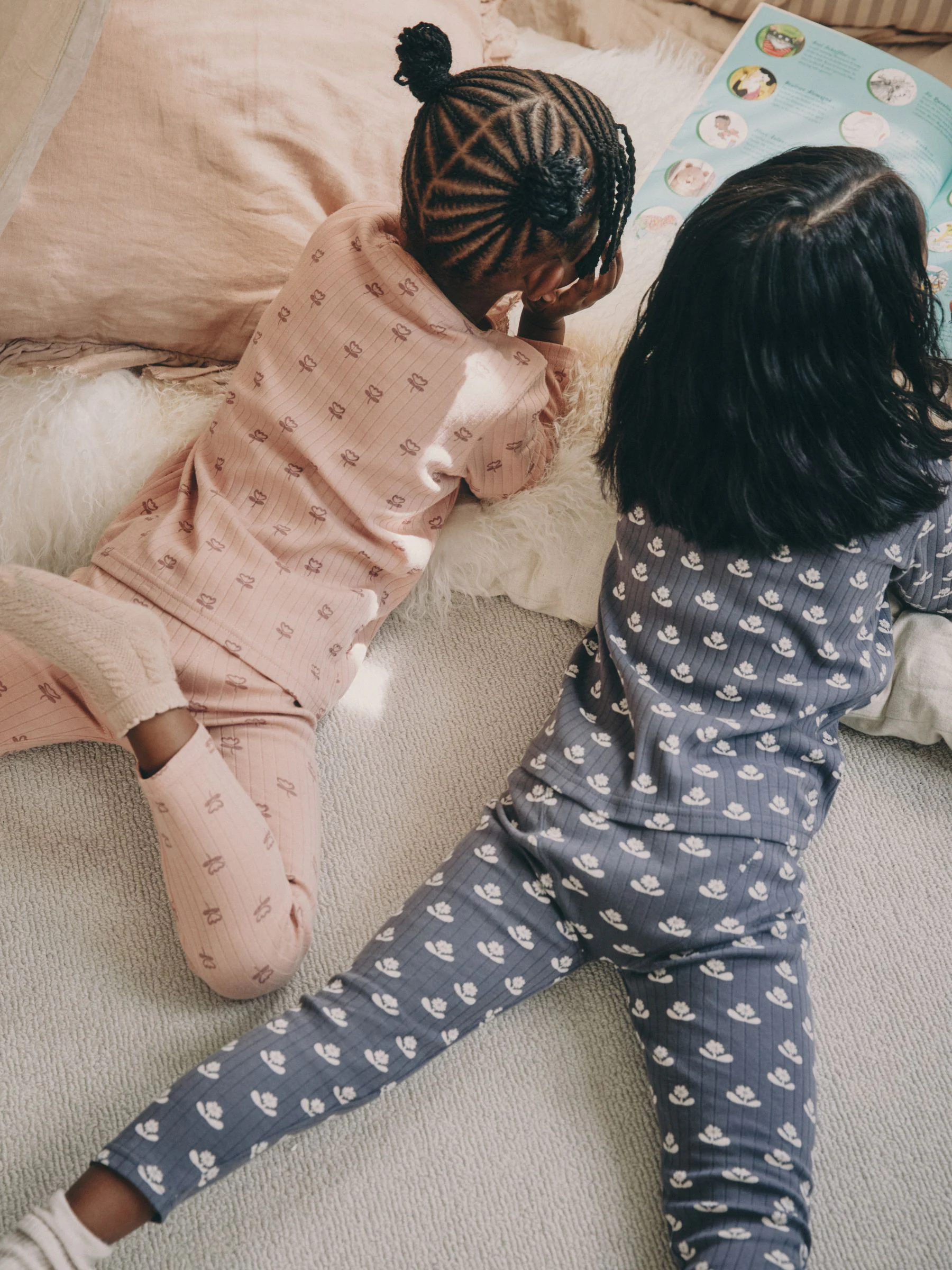 Fijne bloemenprint - Verpakking van 2 knusse pyjama's (9 mnd-12 jr)