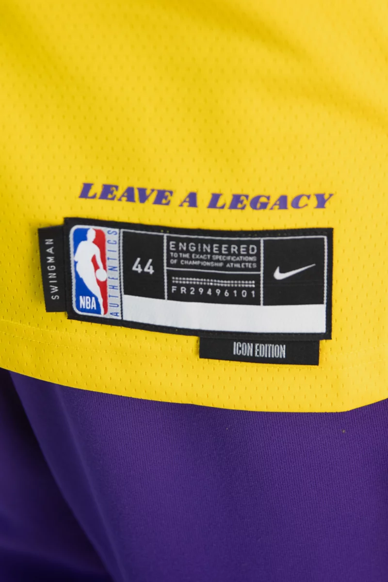 Nike Los Angeles Lakers Icon Edition LeBron James Herren Basketballtrikot