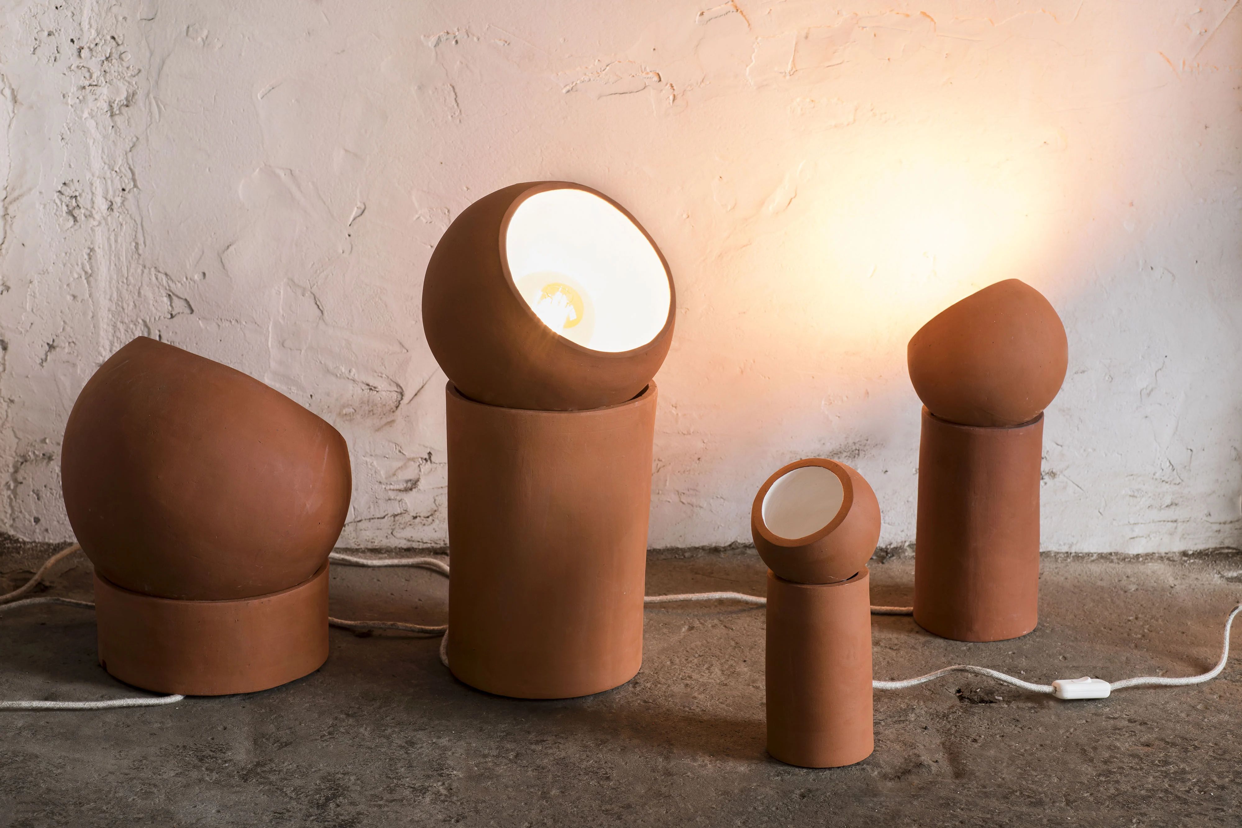 TERRA MEDIUM - Lampe de table céramique | Rouge