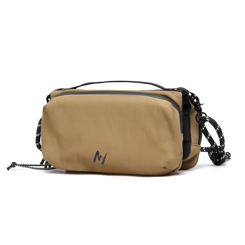 Moyyi - Crossbodytas met letterprint