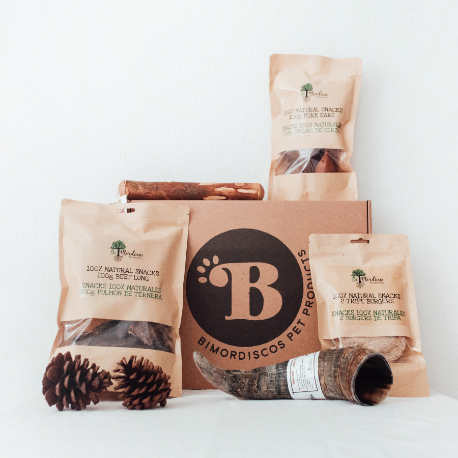 BIMORBOX Médio - Pacote com Petiscos e Brinquedos Naturais para Cães
