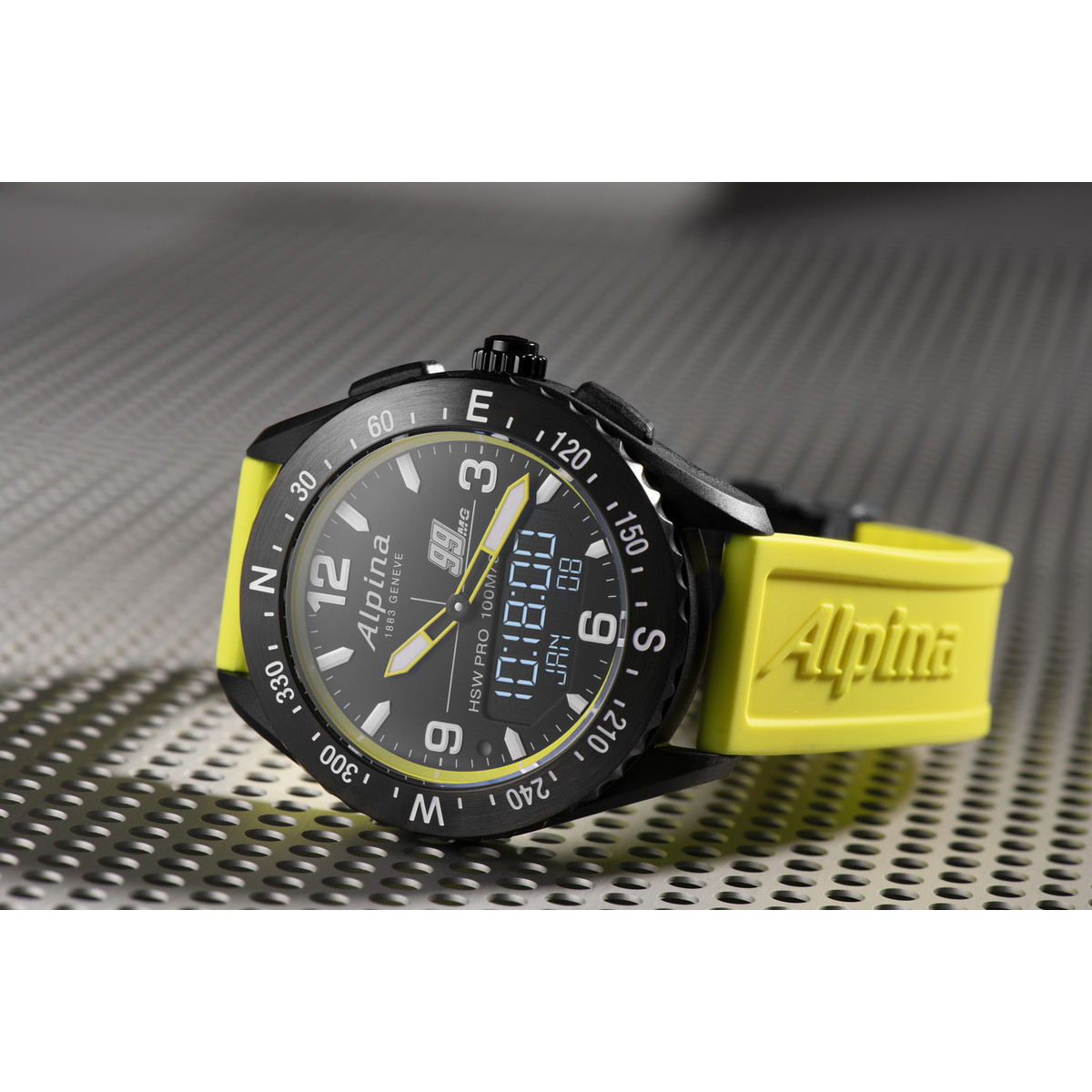 Montre d'occasion Alpina Startimer x Balance  homme acier bracelet caoutchouc jaune. Edition spéciale Michael Goulian