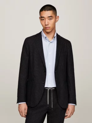 Terno de duas peças slim fit com risca de giz e estampa de bolinhas