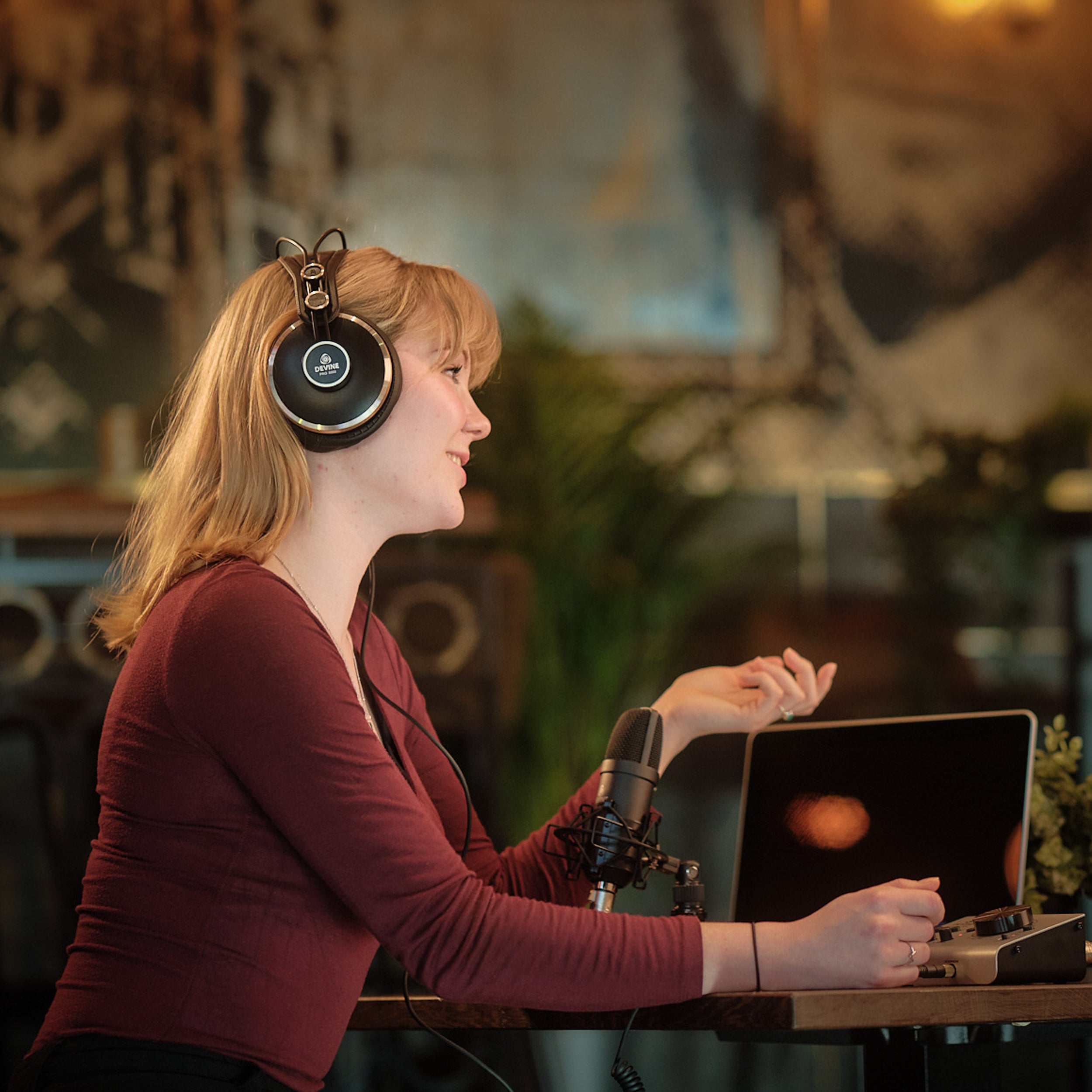 Devine Centro 2i2o recording bundle met 2x M-Mic XLR en hoofdtelefoon